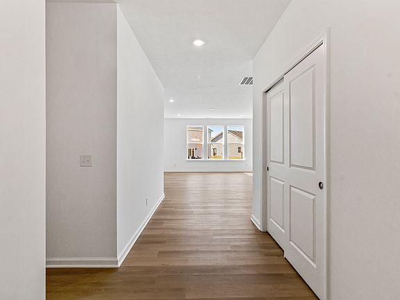 5th image of 9436 Crimson Cir