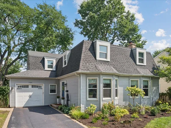 1105 Blackthorn Ln, Northbrook, IL 60062