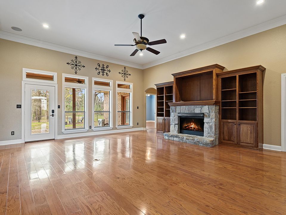 16551 Fox Run Ln, Lindale, TX 75771 | Zillow