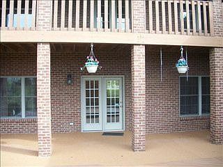 3rd image of 1025 Royal Crest Dr