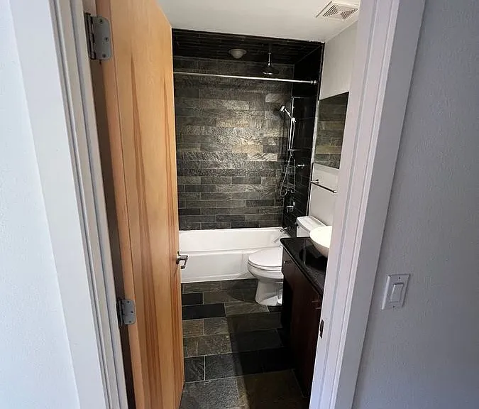 5715 NE Sacramento St #10 — Photo 15