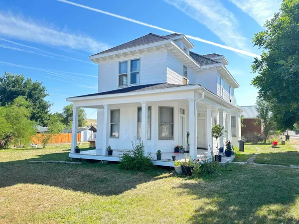 118 W 4th St, Sprague, WA 99032