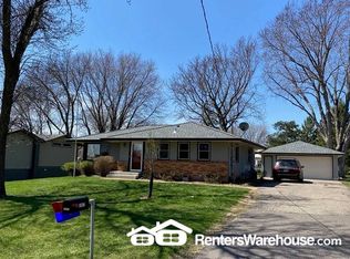 2857 Meadow Lark Ln, Saint Paul, MN 55109