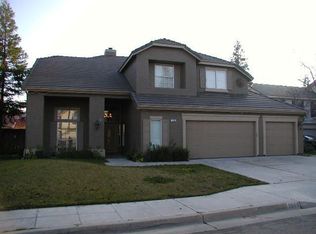 1260 Minarets Ave, Clovis, CA 93611