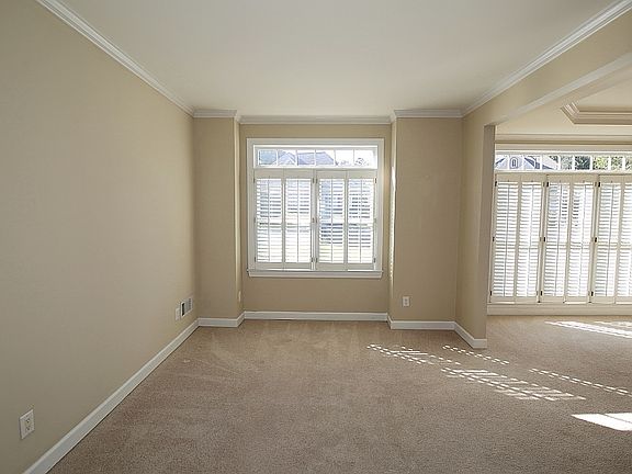 4th image of 511 Milledge Gate Dr SE