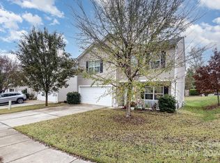 9702 Eagle Feathers Dr, Charlotte, NC 28214