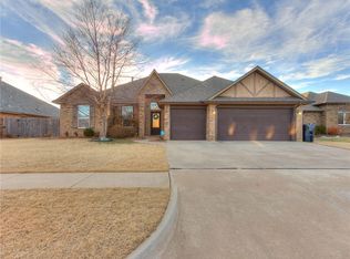 17433 Hawks Tree Ln, Edmond, OK 73012