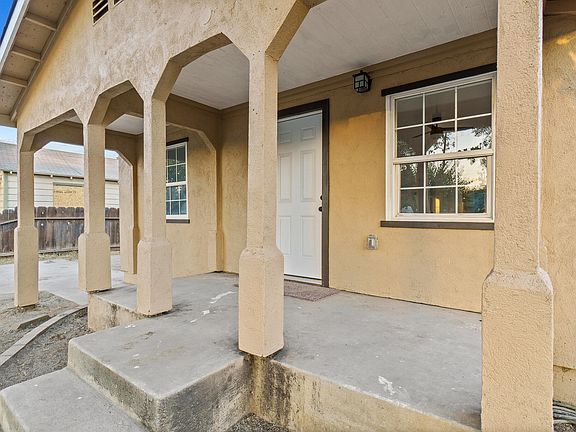 3rd image of 404 N Brundage Avenue