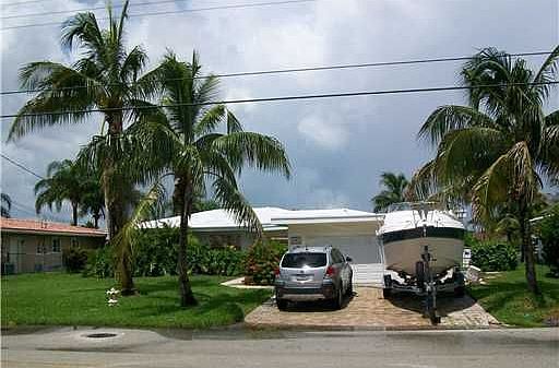 1st image of 831 SE 7th Ave