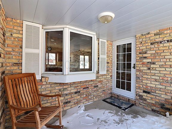 5th image of 2862 Westgate Dr S