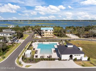 140 Auger Shell Ct, Surf City, NC 28445