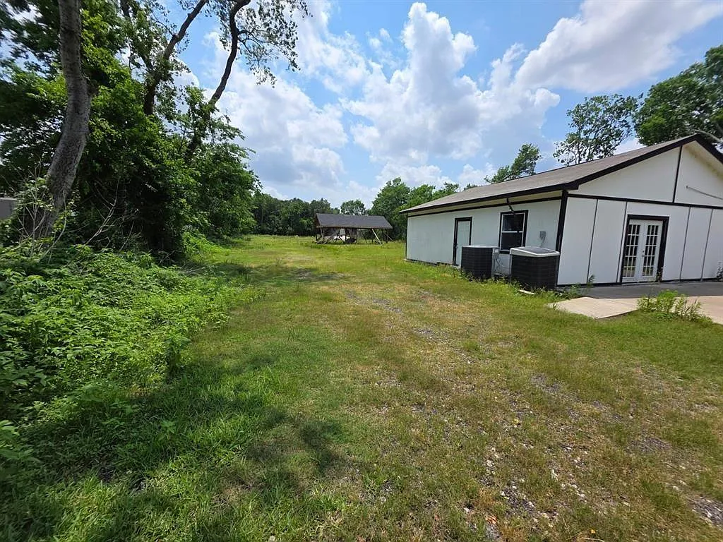 Studio, $2,499 — Photo 3
