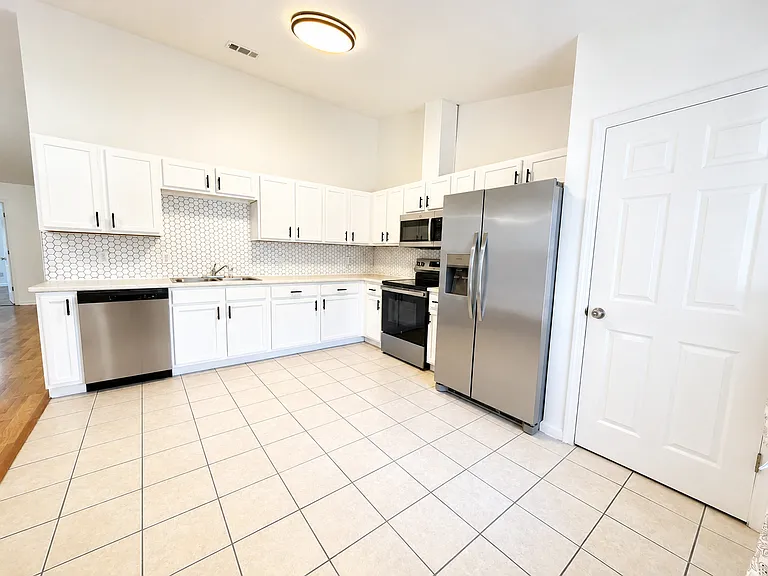 8 Rainstone Ln #A — Photo 4