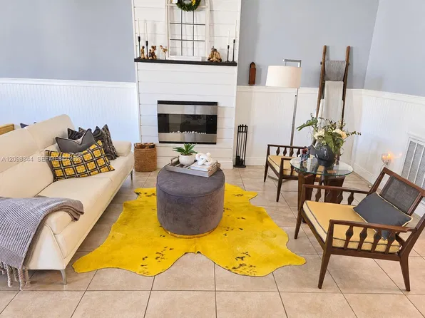 9750 SW Lindale Trace Blvd, Port Saint Lucie, FL 34987