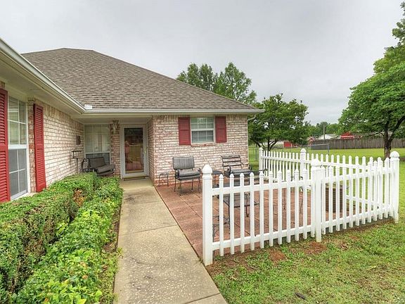 2nd image of 755 Christmas Ln