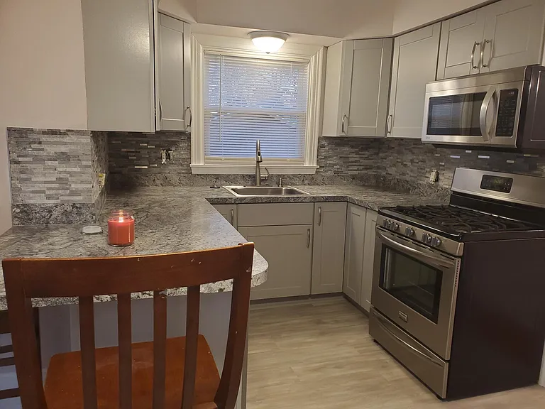 247 Concord St — Photo 4