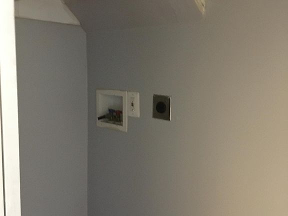 3rd image of 5130 Newhall St Fl 1ST