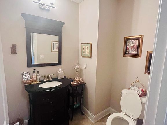 3rd image of 104 A Chandler Dr