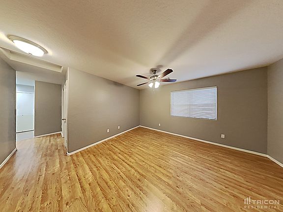 4th image of 15954 W Winchcomb Dr