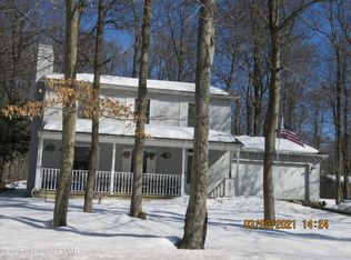 2155 Titania Rd, Tobyhanna, PA 18466