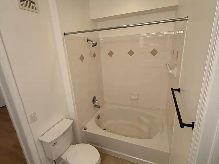 501 Hungerford Dr #356 — Photo 12