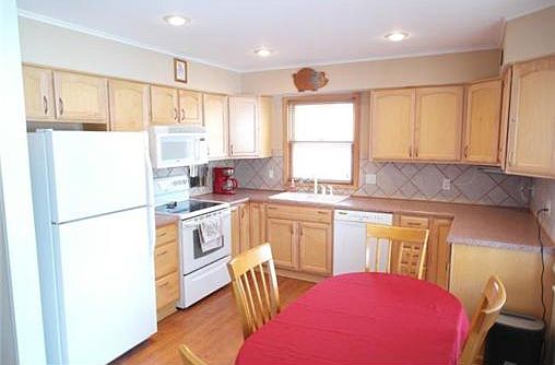 2nd image of 8921 Robinson Dr
