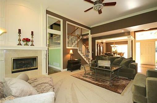 3rd image of 5817 Manor Dr