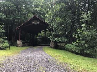 101 Pot Leg Rd, Waynesville, NC 28785