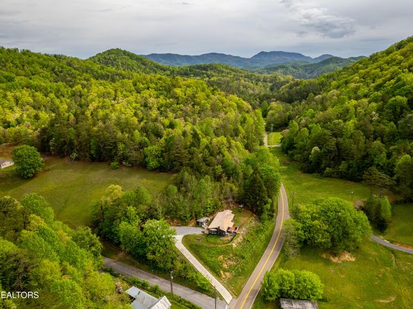 3881 Richardson Cove Rd, Sevierville, TN 37876