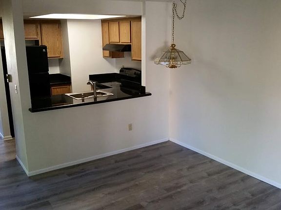 2nd image of 941 26th St NE