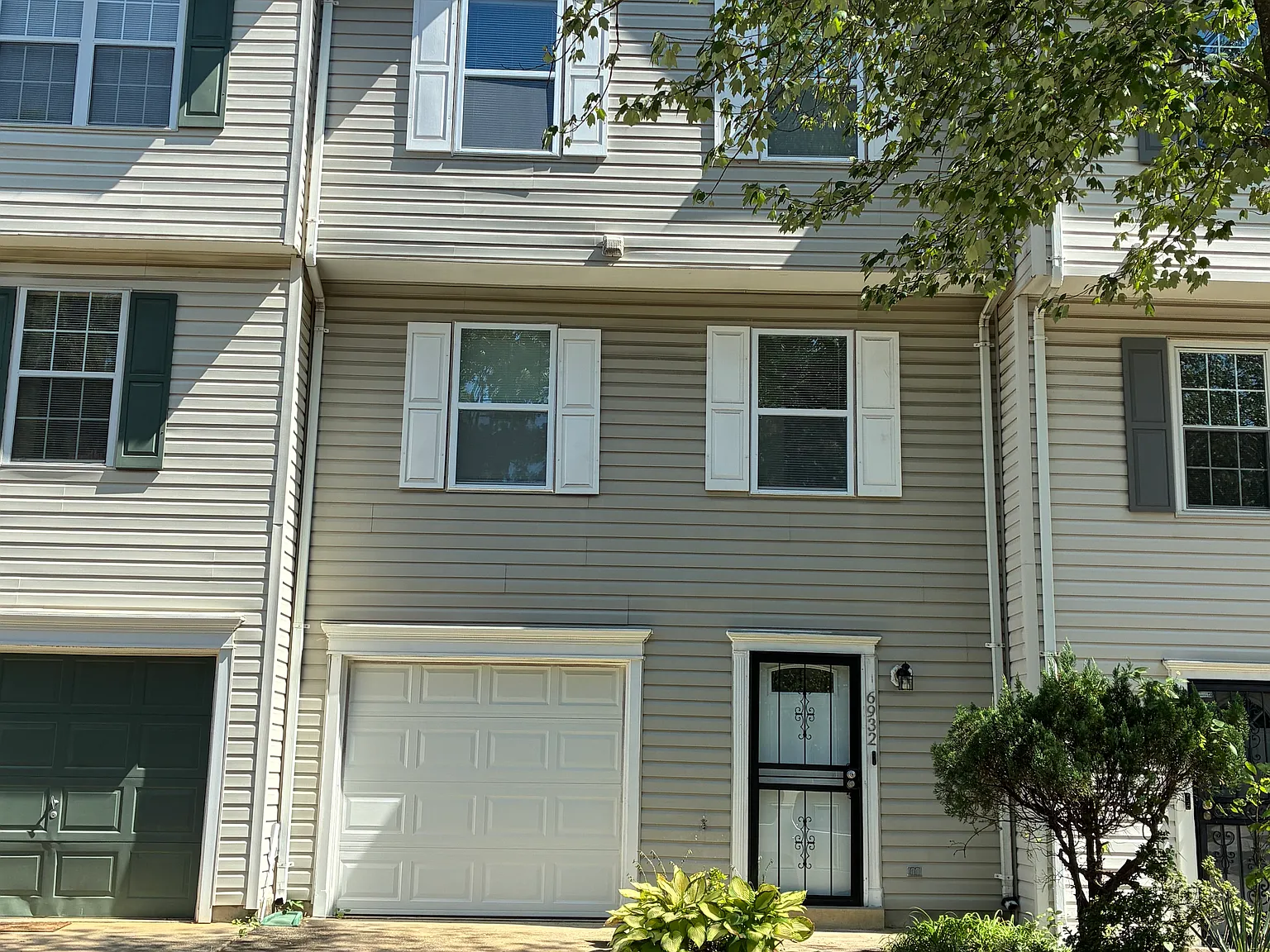 3 bed, 2.5 bath, 1320 sqft, $2,995 — Photo 1