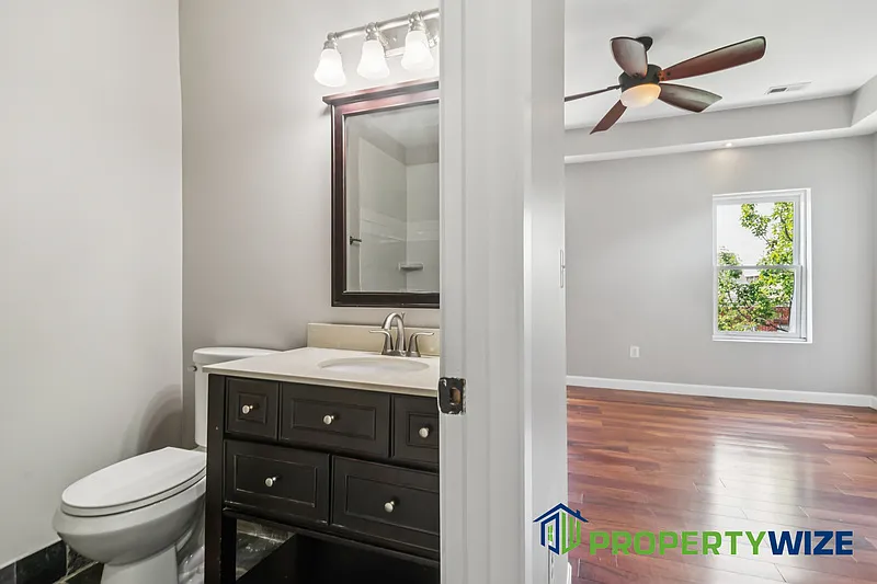 3 bed, 2.0 bath, 2180 sqft, $3,000 — Photo 4