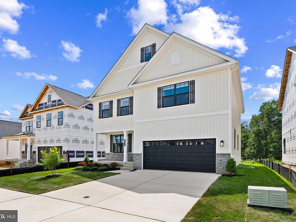 1st image of 513 Twisted Twig Ln