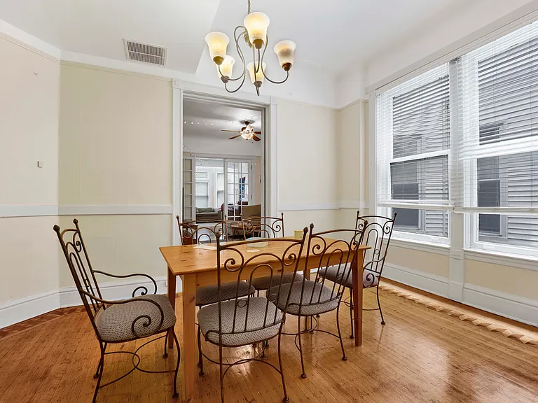 2522 N Burling St #2 — Photo 16