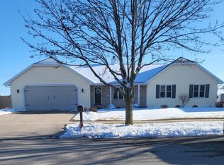 1151 Countryside Dr, De Pere, WI 54115
