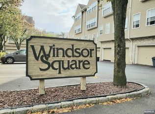546 Windsor Dr UNIT 546, Palisades Park, NJ 07650