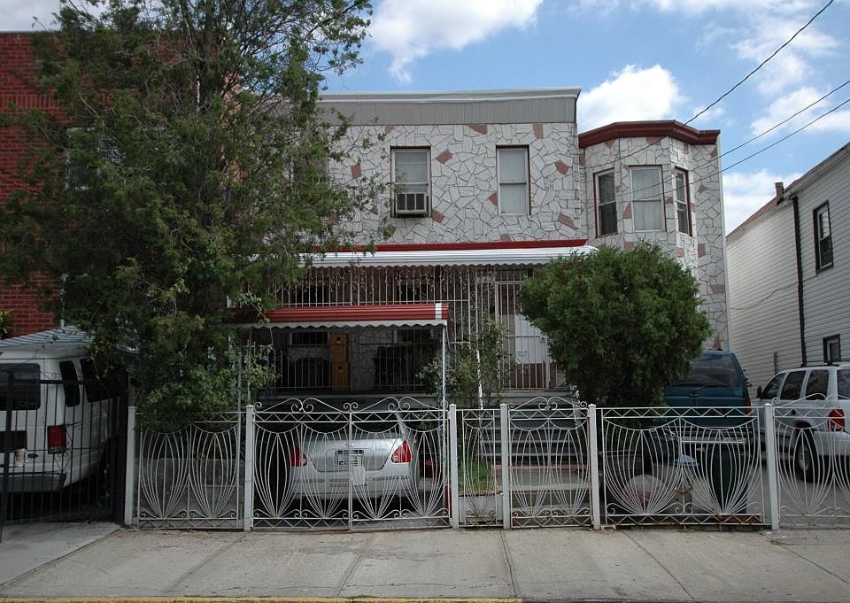 1st image of 243 Wyona St