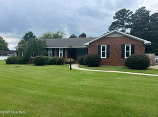 204 Ellison Dr, Washington, NC 27889