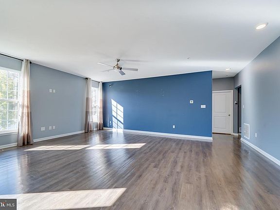 4th image of 800 Naeve Ct