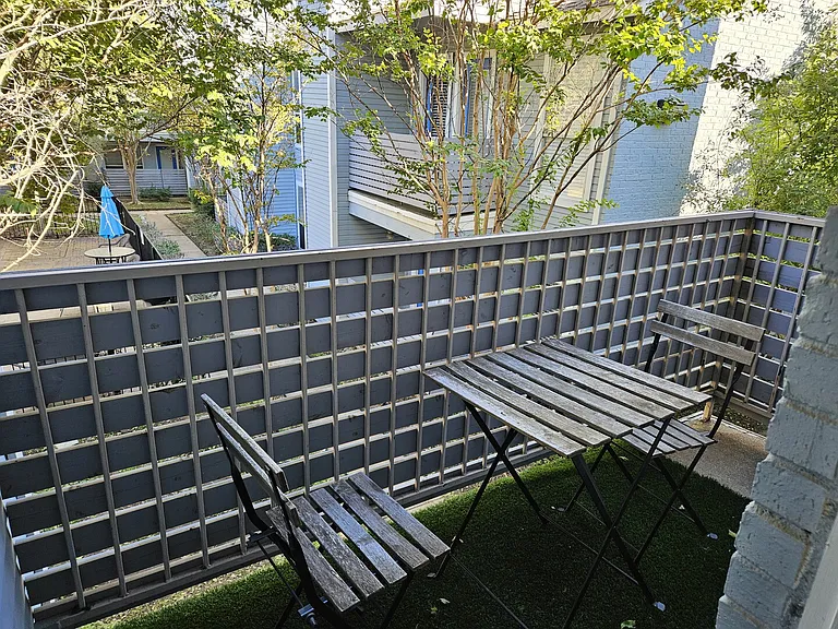 Evergreen St — Photo 8