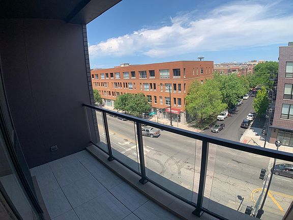 4th image of 2404 W Wabansia Ave #307
