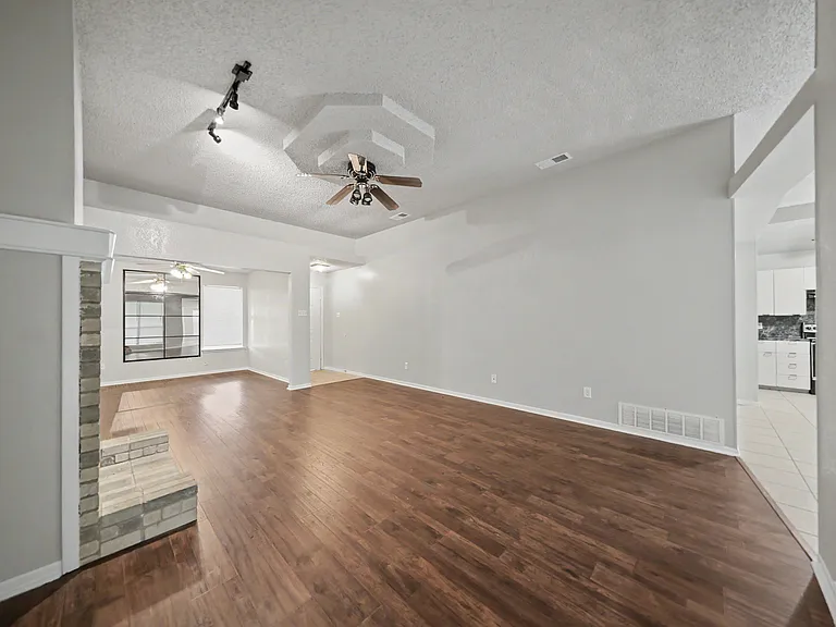1702 Clairidge Ave — Photo 29
