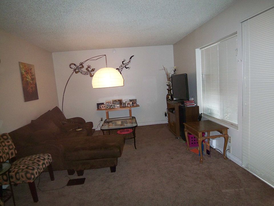 1st image of 924 Shorewood Dr APT A2