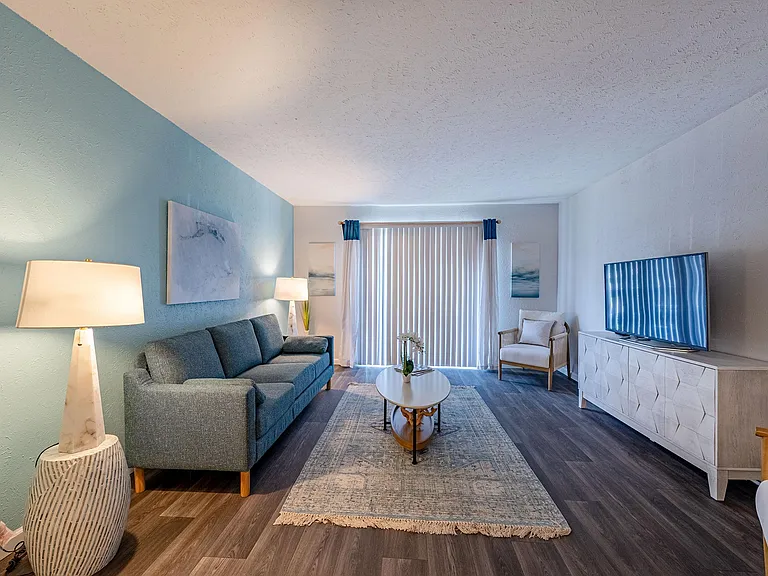 Chase Cove Apartments — Photo 6
