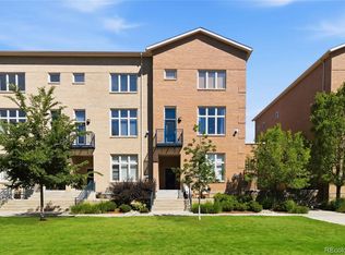 220 Roslyn St APT 710, Denver, CO 80230