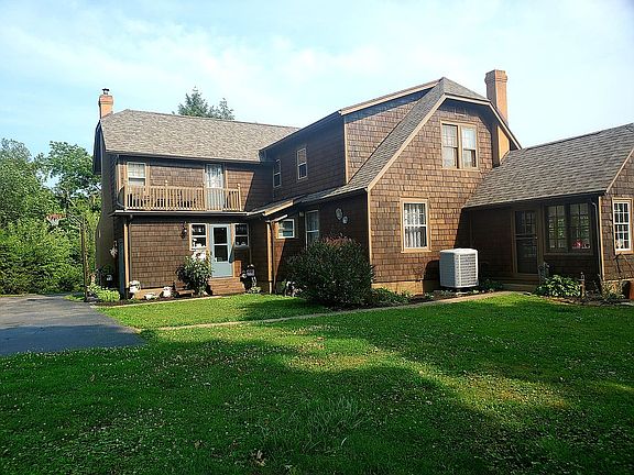 Side entrance across from garage