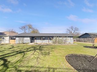 1105 E 17th St, Georgetown, TX 78626