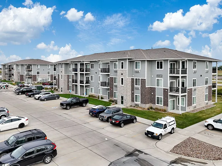Parkside Luxury Apartments — Photo 17