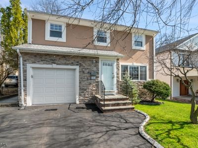 24 Royal Ave, Livingston, NJ, 07039