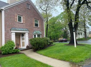 19 Oakland Ave #19, Needham, MA 02492